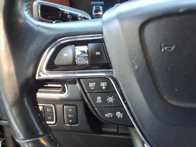 Photo of 2023 Infinite Black Metallic Clearcoat Lincoln Navigator