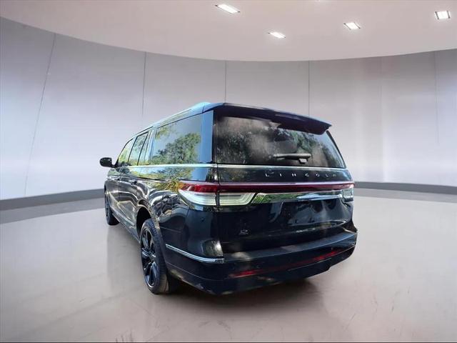 Photo of 2023 Infinite Black Metallic Clearcoat Lincoln Navigator