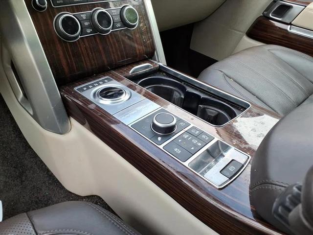Photo of 2017 Fuji White Land Rover Range Rover