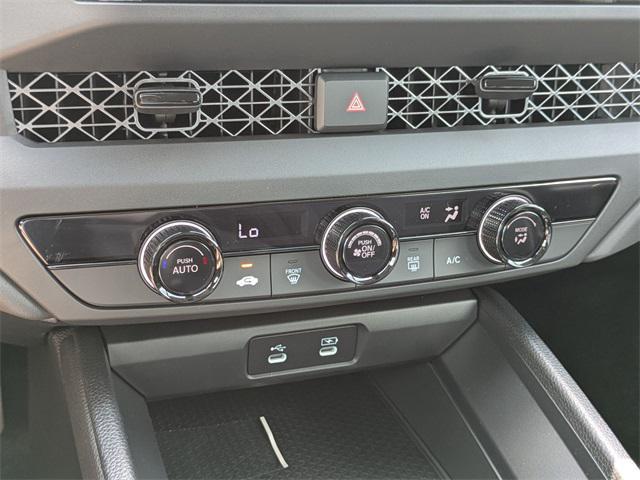 Photo of 2025 Solar Silver Metallic Honda Accord