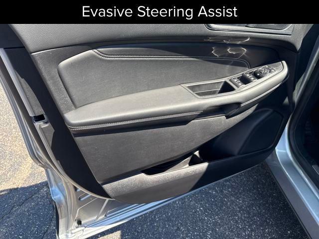 Photo of 2020 Iconic Silver Metallic Ford Edge