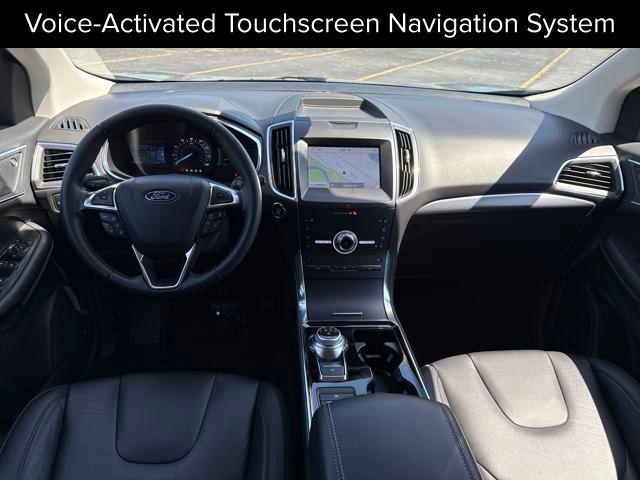 Photo of 2020 Iconic Silver Metallic Ford Edge
