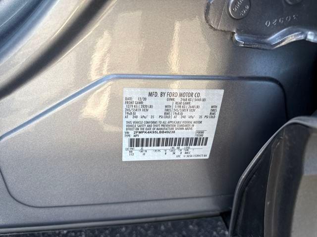 Photo of 2020 Iconic Silver Metallic Ford Edge