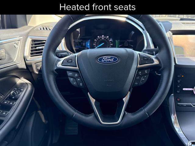 Photo of 2020 Iconic Silver Metallic Ford Edge