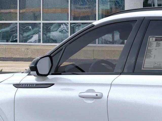Photo of 2025 Crystal White Metallic Clearcoat Lincoln Corsair