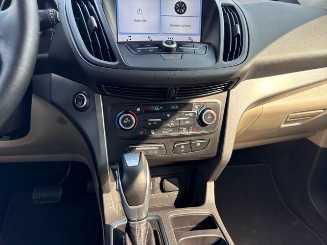 Photo of 2019 White Platinum Metallic Tri-Coat Ford Escape