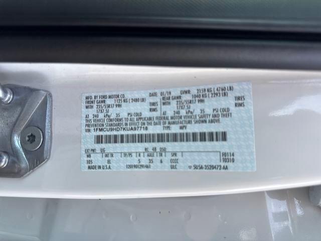 Photo of 2019 White Platinum Metallic Tri-Coat Ford Escape