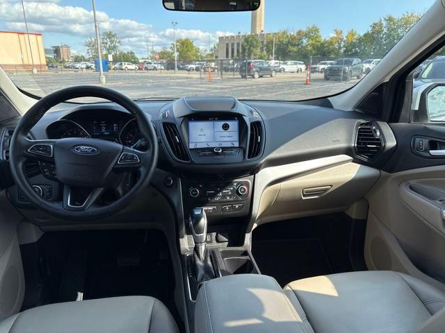 Photo of 2019 White Platinum Metallic Tri-Coat Ford Escape