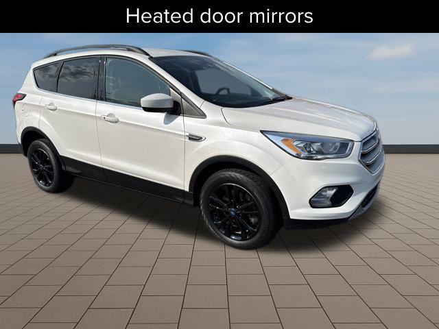 Photo of 2019 White Platinum Metallic Tri-Coat Ford Escape