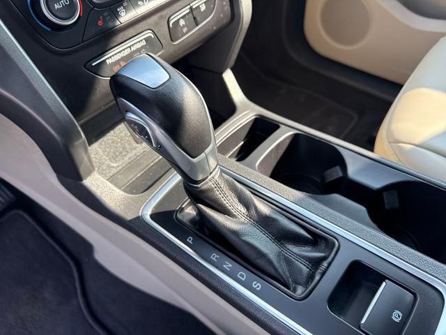 Photo of 2019 White Platinum Metallic Tri-Coat Ford Escape