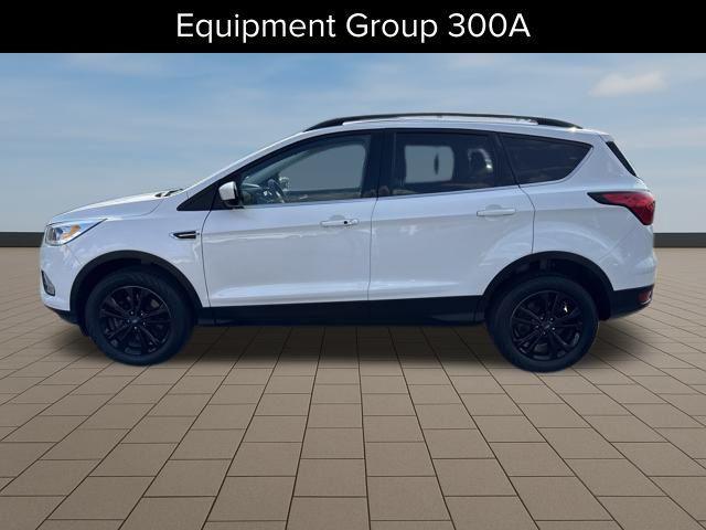 Photo of 2019 White Platinum Metallic Tri-Coat Ford Escape