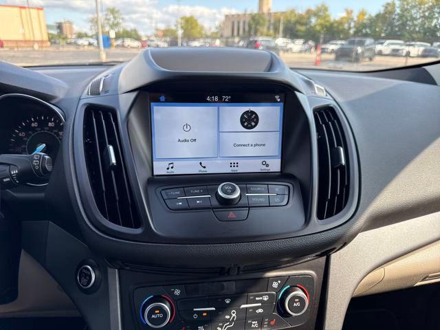 Photo of 2019 White Platinum Metallic Tri-Coat Ford Escape