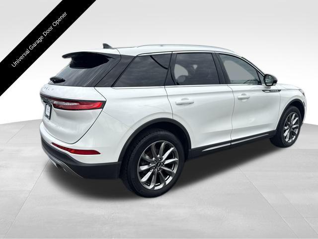Photo of 2022 Pristine White MET 3C Lincoln Corsair