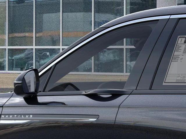 Photo of 2025 Infinite Black Metallic Clearcoat Lincoln Nautilus