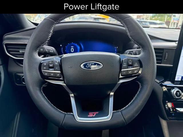Photo of 2023 Black Metallic Ford Explorer