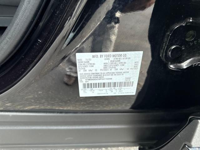Photo of 2023 Black Metallic Ford Explorer