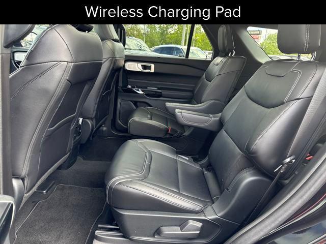 Photo of 2023 Black Metallic Ford Explorer