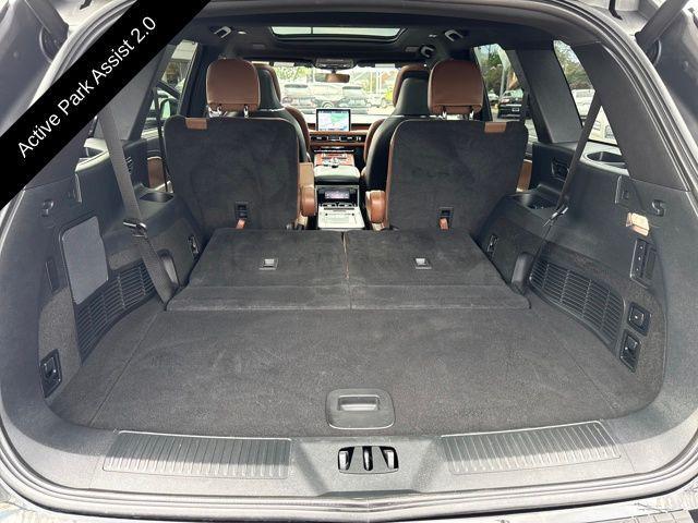 Photo of 2023 Infinite Black MET Lincoln Aviator