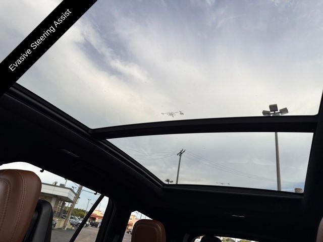 Photo of 2023 Infinite Black MET Lincoln Aviator