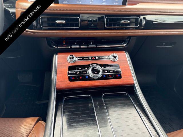 Photo of 2023 Infinite Black MET Lincoln Aviator