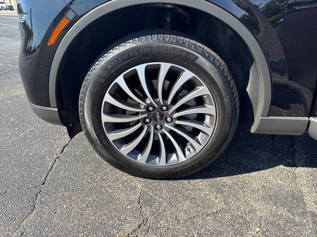 Photo of 2023 Infinite Black MET Lincoln Aviator