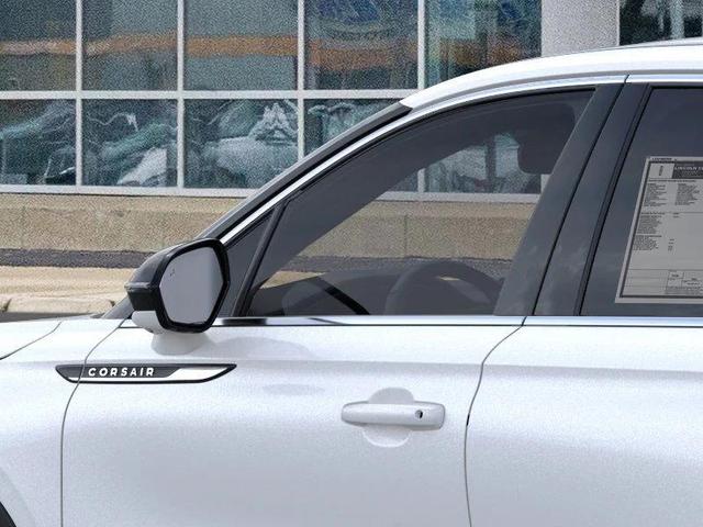 Photo of 2025 Pristine White Metallic Tri-Coat Lincoln Corsair