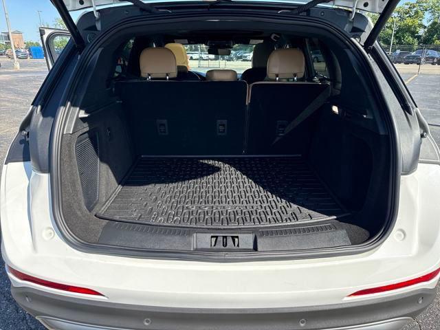 Photo of 2022 Pristine White MET 3C Lincoln Corsair