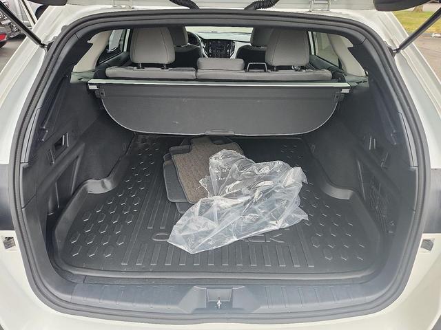 Photo of 2024 Crystal White Pearl Subaru Outback