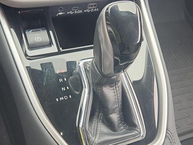 Photo of 2024 Crystal White Pearl Subaru Outback