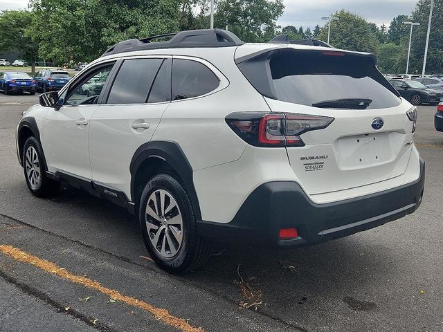 Photo of 2024 Crystal White Pearl Subaru Outback