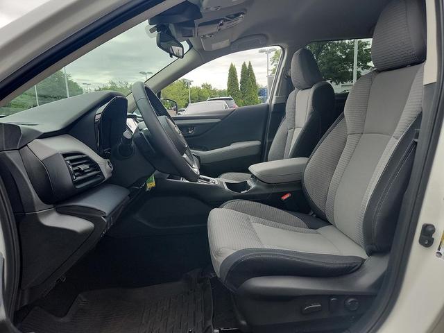 Photo of 2024 Crystal White Pearl Subaru Outback