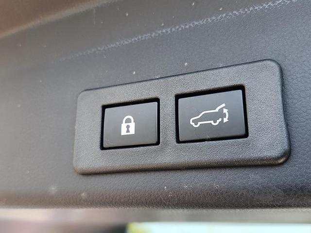 Photo of 2024 Ice Silver Metallic Subaru Ascent