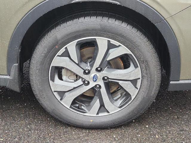 Photo of 2022 Green Metallic Subaru Outback