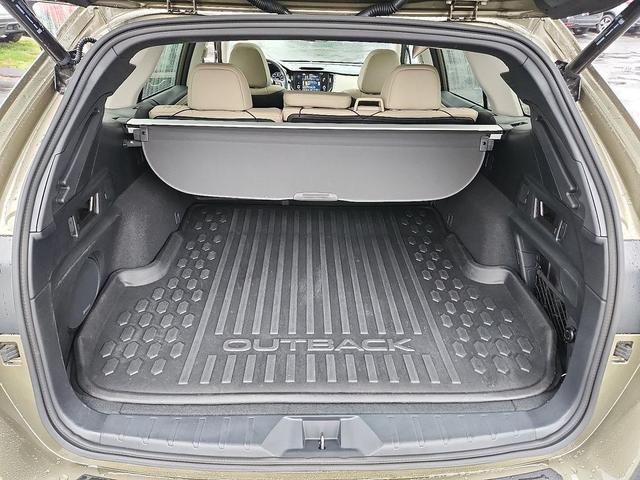 Photo of 2022 Green Metallic Subaru Outback
