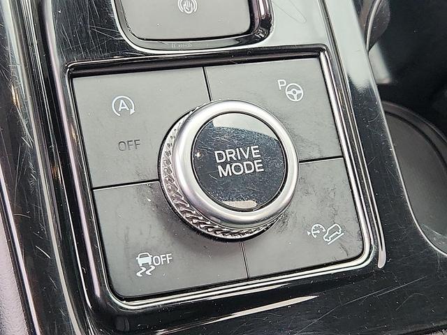 Photo of 2020 Star White Metallic Tri-Coat Ford Explorer