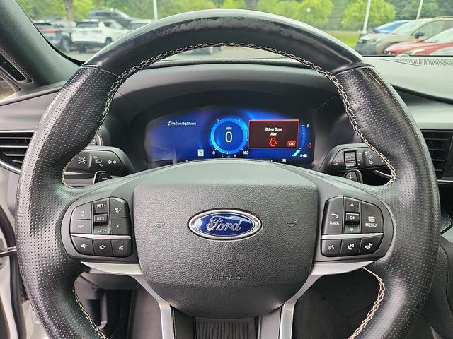 Photo of 2020 Star White Metallic Tri-Coat Ford Explorer
