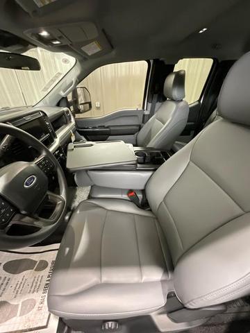 Photo of 2025 Oxford White Ford F-250