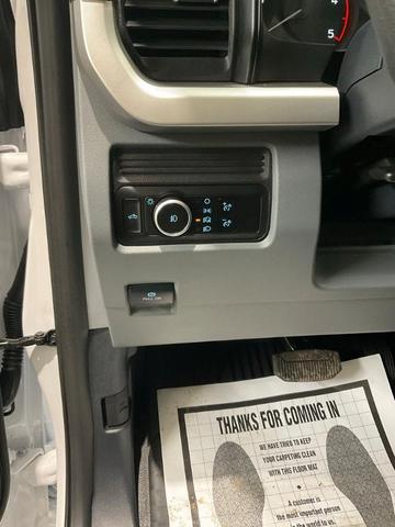 Photo of 2025 Oxford White Ford F-250