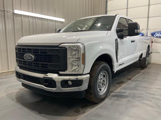 Photo of 2025 Oxford White Ford F-250
