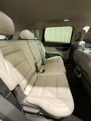 Photo of 2024 White Platinum Clearcoat Metallic Lincoln Nautilus
