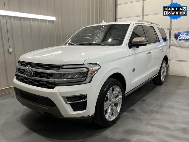 Photo of 2022 Star White Ford Expedition
