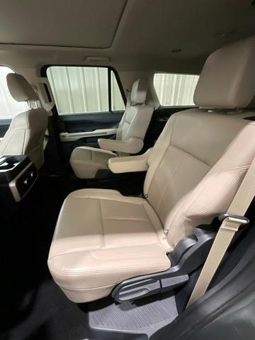 Photo of 2022 Green Metallic Ford Expedition