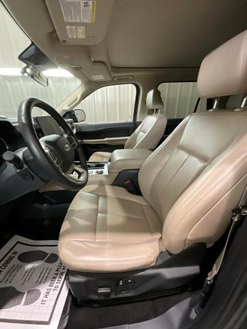 Photo of 2022 Green Metallic Ford Expedition