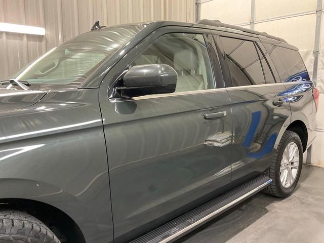 Photo of 2022 Green Metallic Ford Expedition