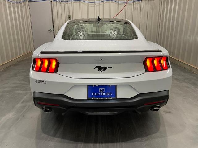 Photo of 2025 White Ford Mustang
