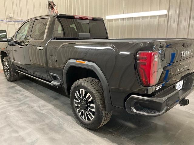 Photo of 2024 Onyx Black GMC Sierra 2500