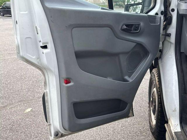 Photo of 2018 White Ford Transit-350