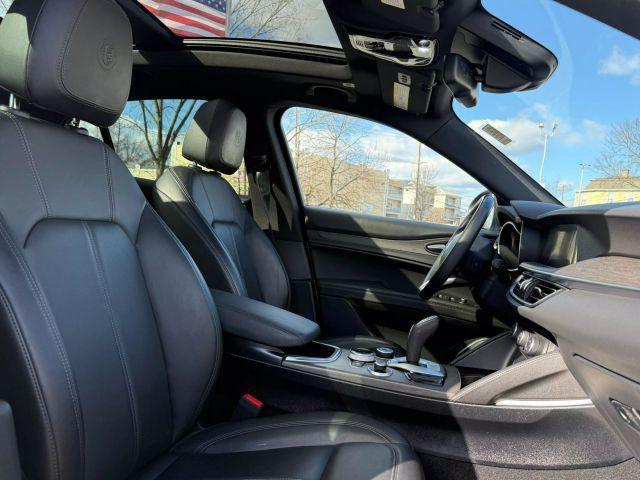 Photo of 2022 White Alfa Romeo Stelvio