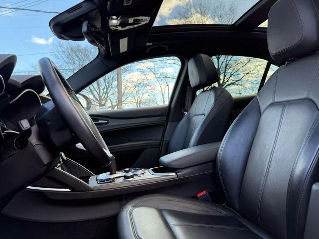 Photo of 2022 White Alfa Romeo Stelvio