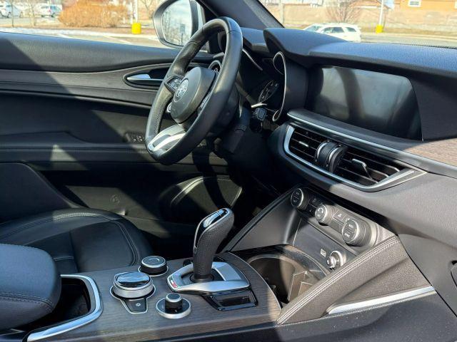 Photo of 2022 White Alfa Romeo Stelvio